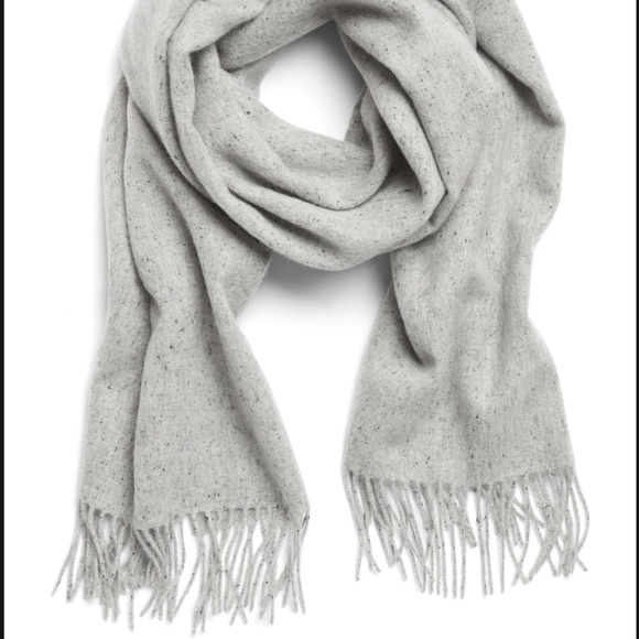 Banana Republic Other - ♥️ Banana republic donegal wool scarf